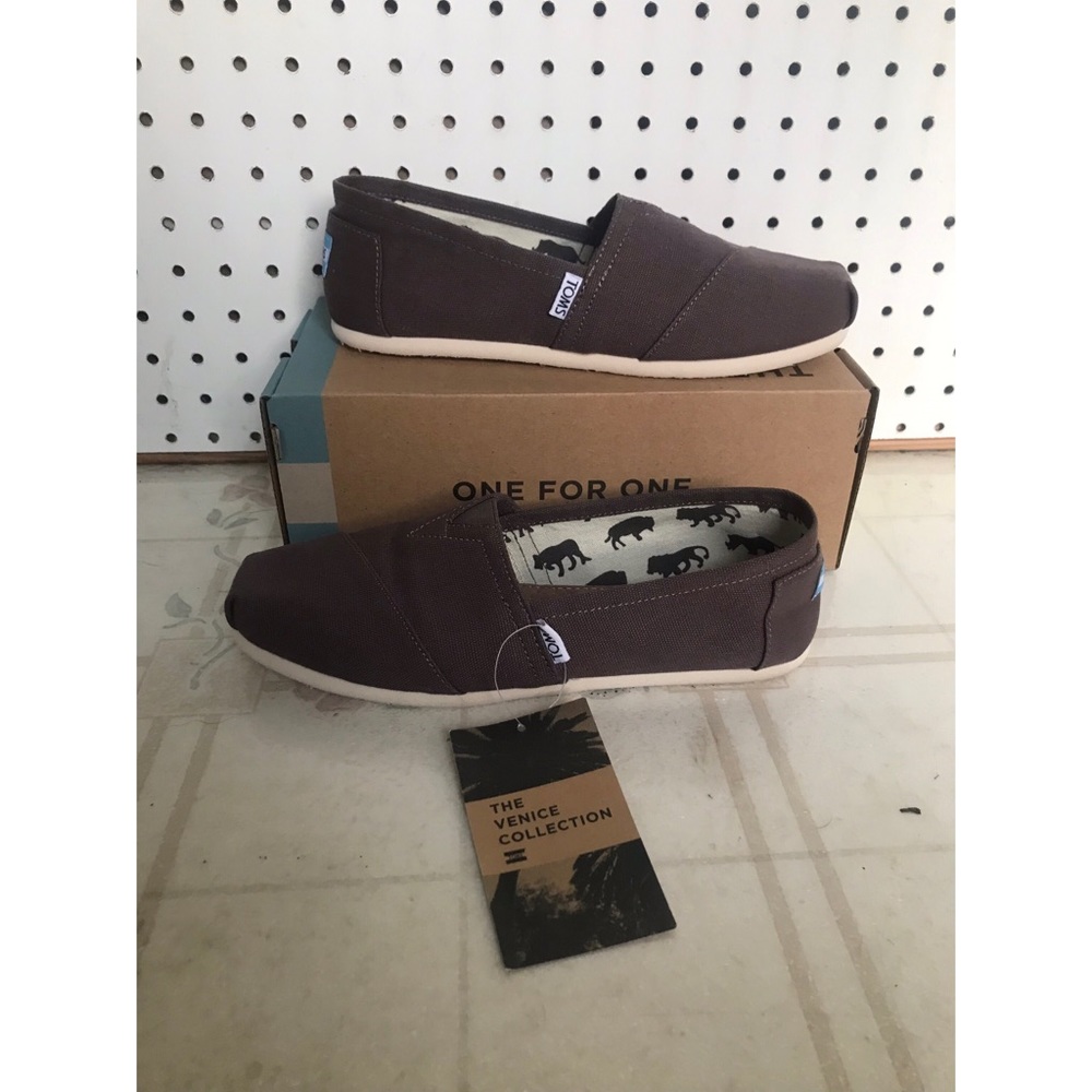 NWT Toms classics
